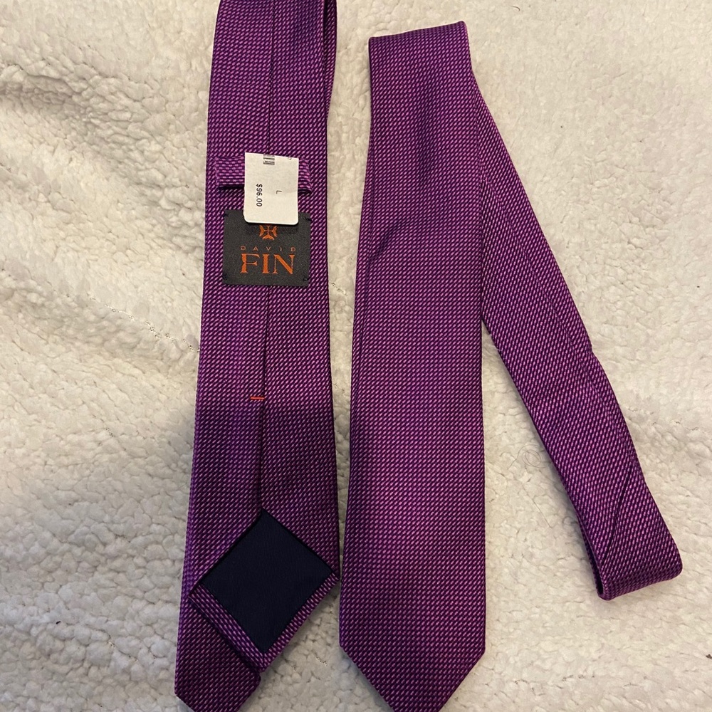 Clearance- David Fin Purple Geometric Tie